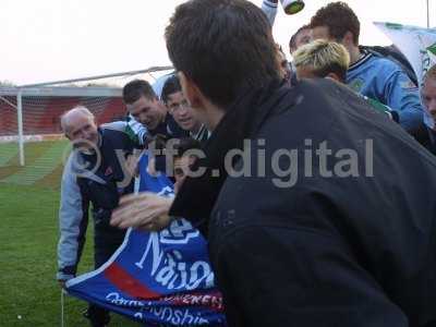 playerswithflag8.jpg