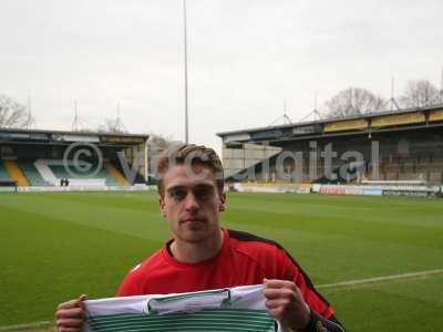 Tom1Eaves signing 004