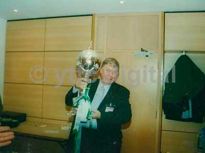 after match bus and players lounge 001-3