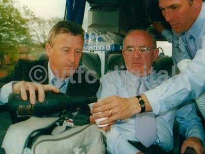 after match bus and players lounge 002-2
