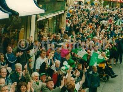 fa trophy bus tour 001