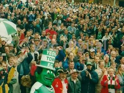 fa trophy bus tour 002-2