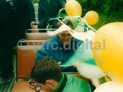 fa trophy bus tour 005-1