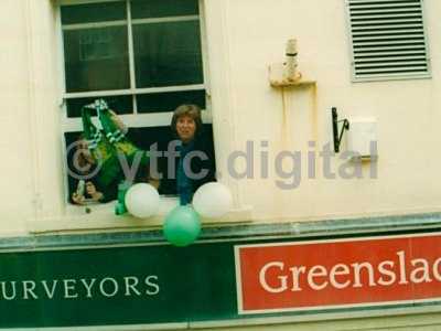 fa trophy bus tour-3