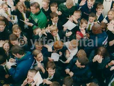 Fa trophy celebrations 002-2