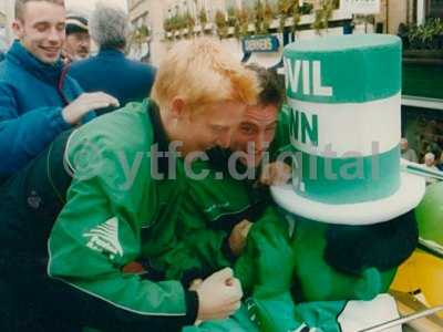 Fa trophy celebrations 015-2