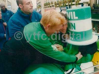 Fa trophy celebrations 017-1