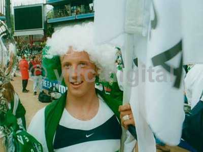 FA trophy winners 2002 celebrations-2