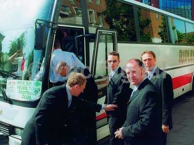 Gary & Thommo on final bus